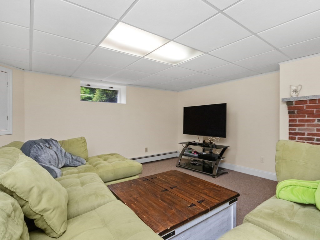 87 Whitewood Road Westwood, MA 02090 - Photo 31 of 39 Gallery Image 31