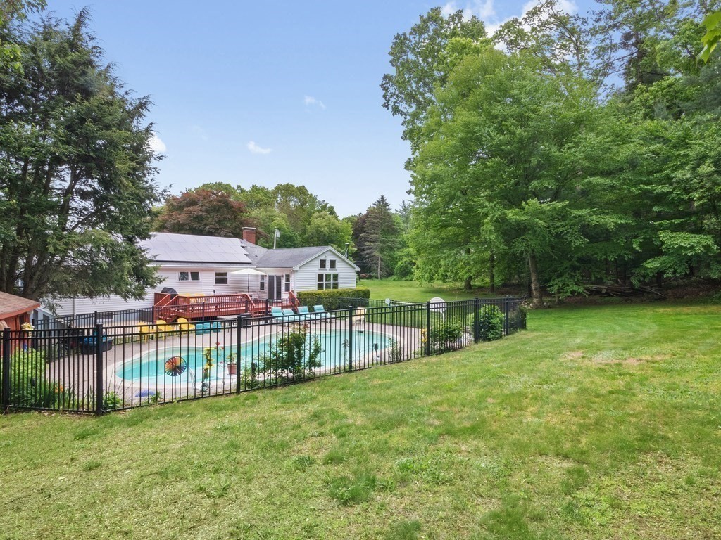 87 Whitewood Road Westwood, MA 02090 - Photo 5 of 39 Gallery Image 5