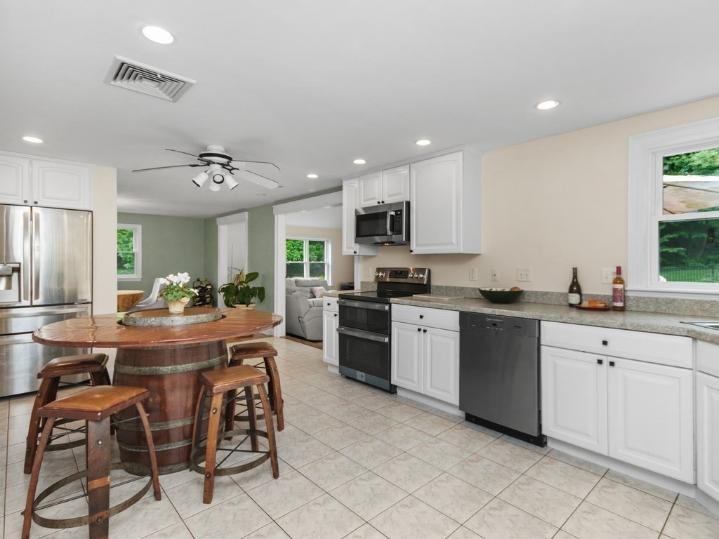 87 Whitewood Road Westwood, MA 02090 - Photo 10 of 39 Gallery Image 10