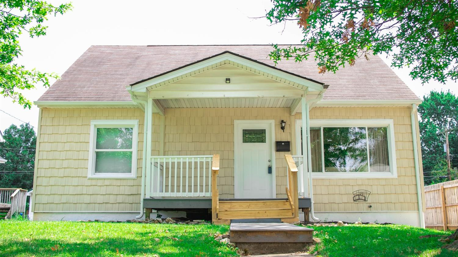 806 Carneal Road Lexington, KY 40505 - Photo 1 of 30 Listing Photo