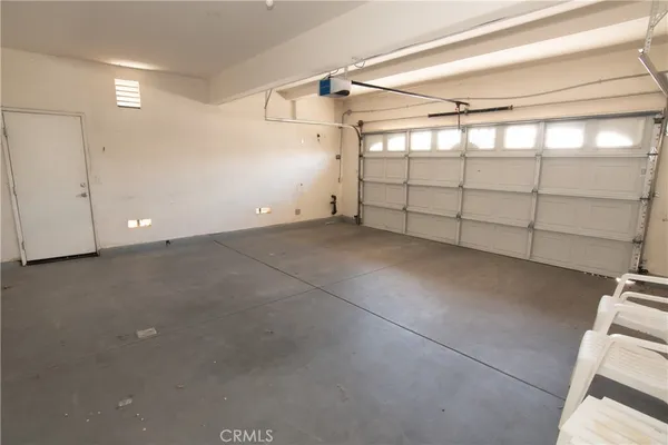 $3,800 | 619 West Ave H 13, Lancaster, CA 93534