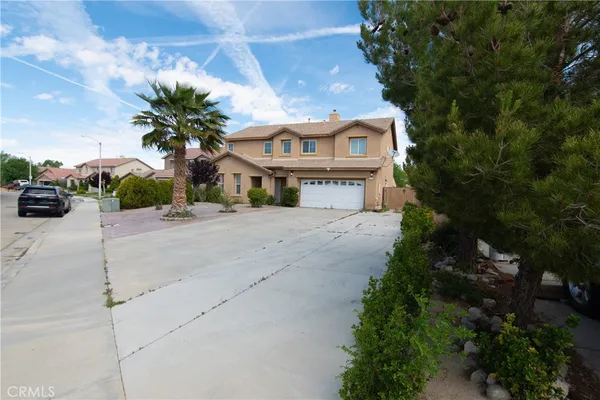 $3,800 | 619 West Ave H 13, Lancaster, CA 93534