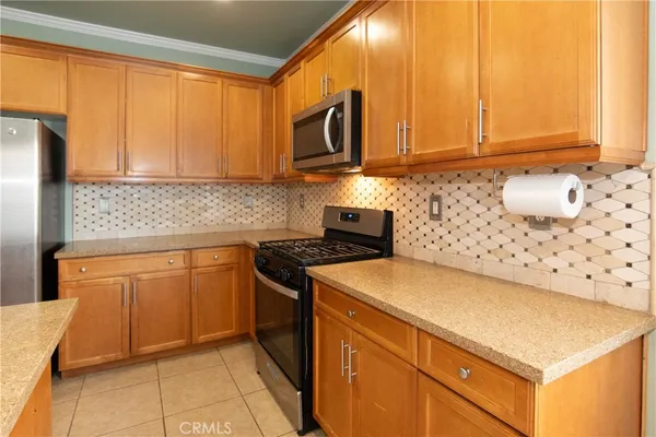 $3,800 | 619 West Ave H 13, Lancaster, CA 93534
