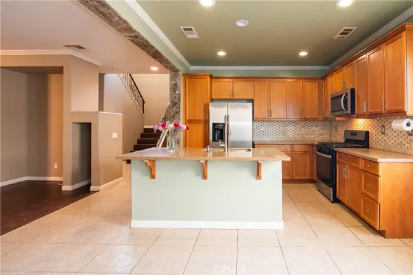 $3,800 | 619 West Ave H 13, Lancaster, CA 93534