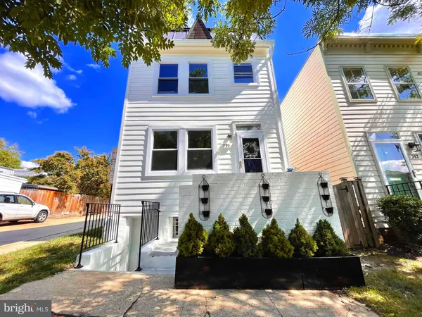 $7,900 | 310 South Alfred Street, Alexandria, VA 22314