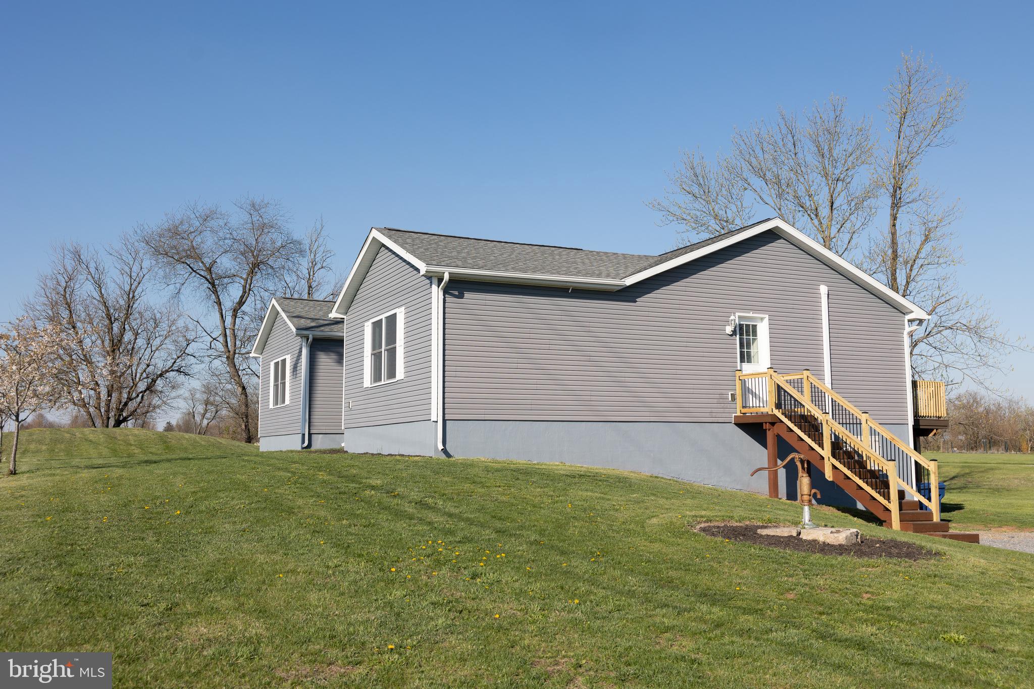 599 Hilltown Road Gettysburg, PA 17325 - Photo 3 of 38