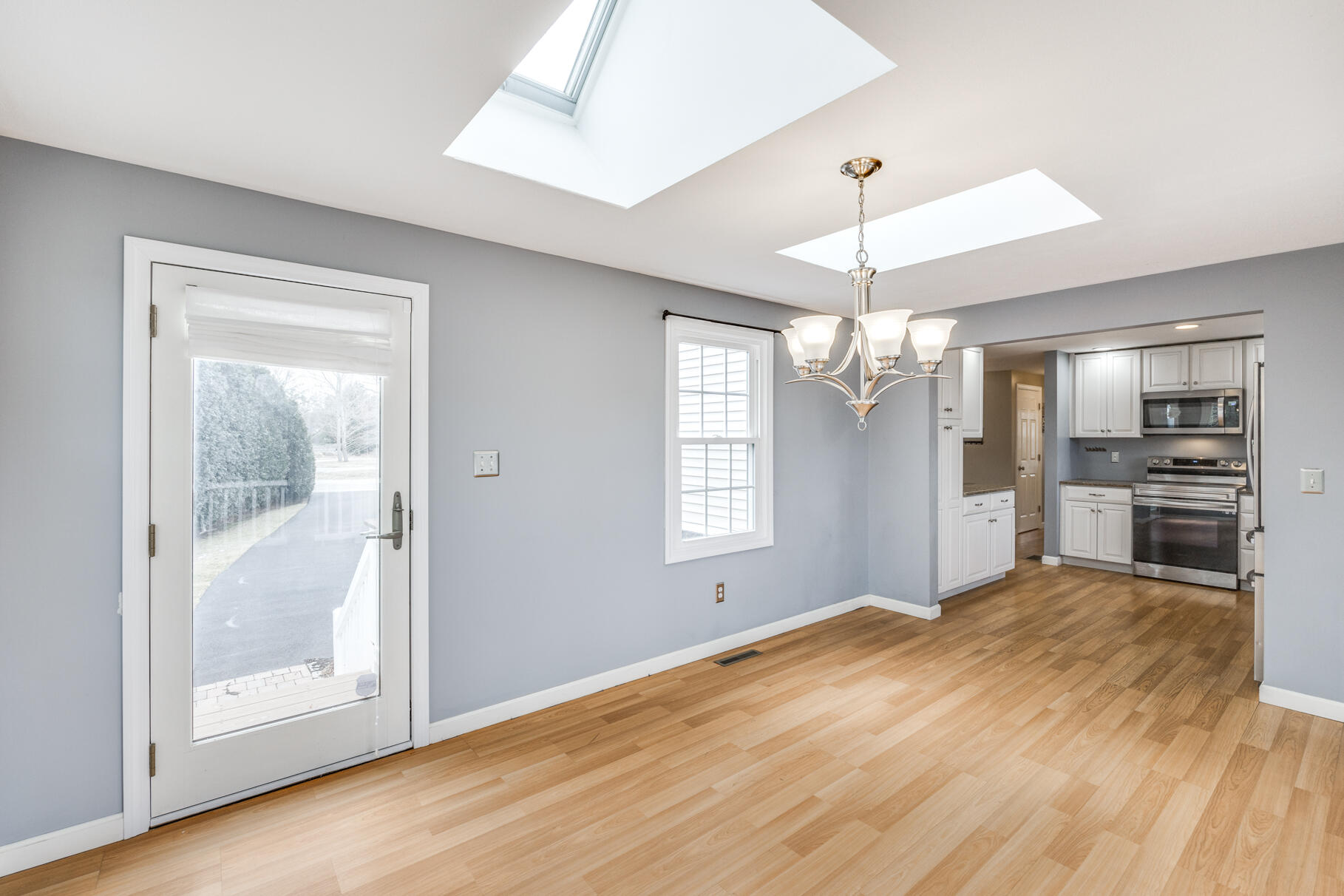 21 River Run Mashpee, MA 02649 - Photo 25 of 45 Dining Room