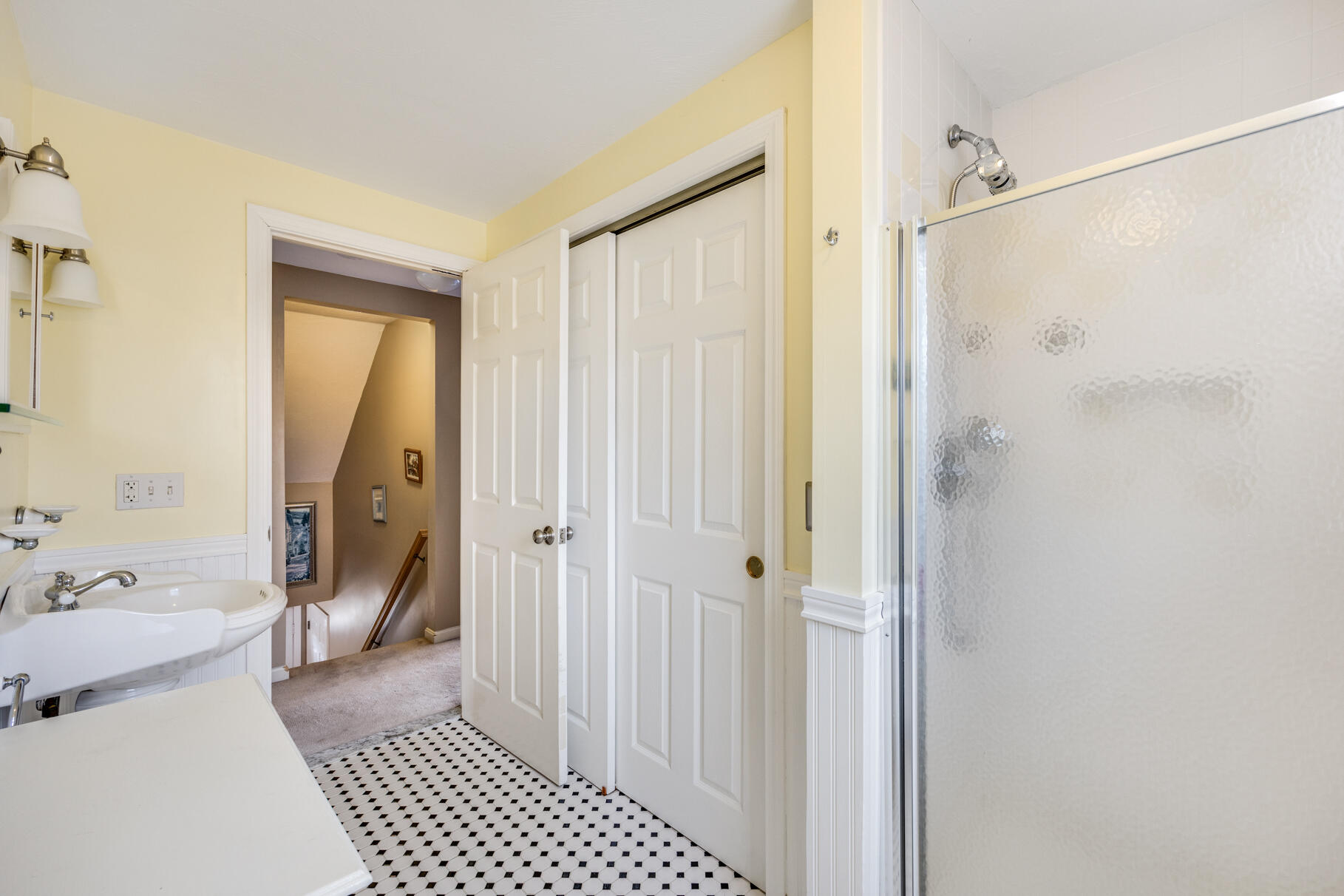 21 River Run Mashpee, MA 02649 - Photo 35 of 45 2nd Floor Hallyway Bathroom