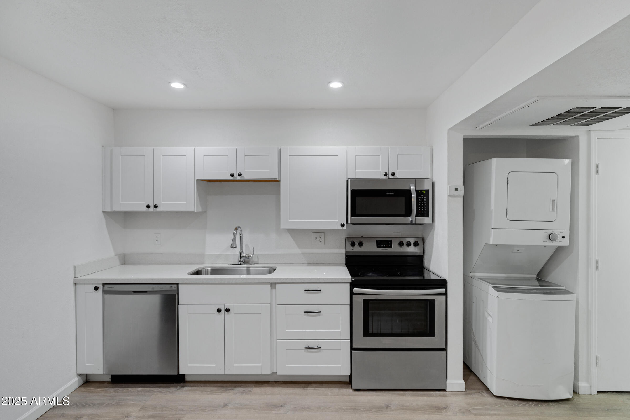 18202 North Cave Creek Road, Unit 241 Phoenix, AZ 85032 - Photo 9 of 20 18202 N Cave Creek Rd unit 241-9