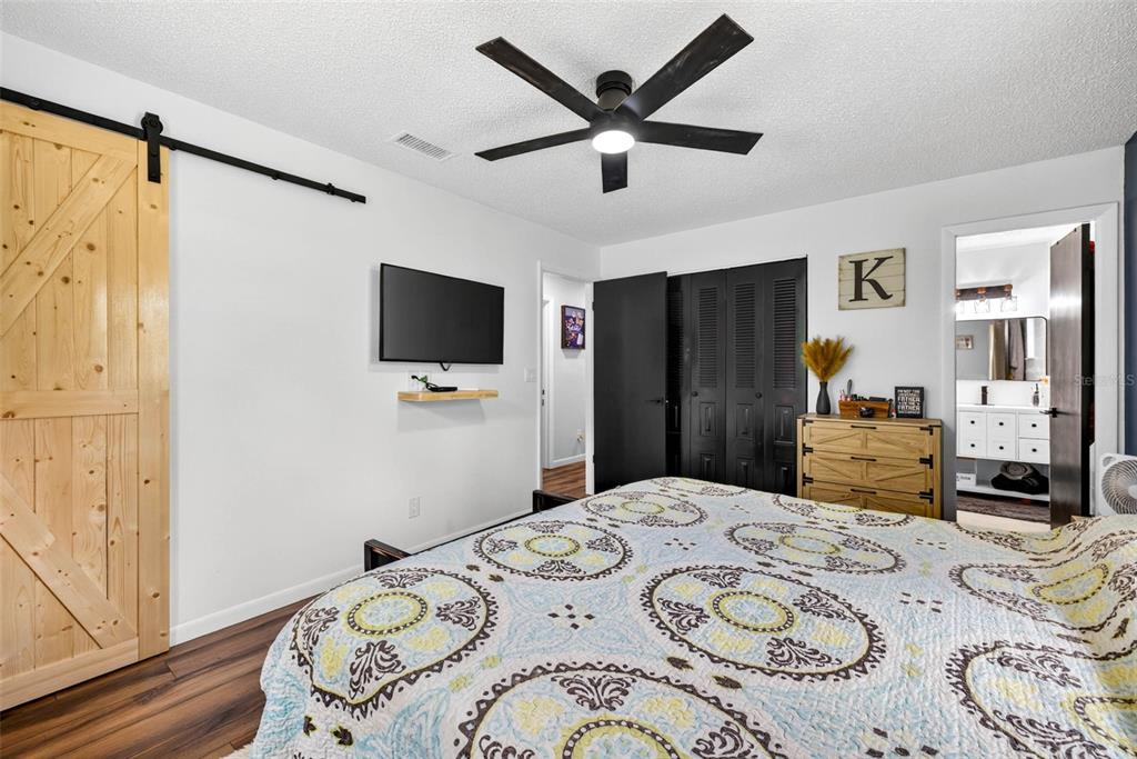 37314 Tucker Road Zephyrhills, FL 33541 - Photo 15 of 48