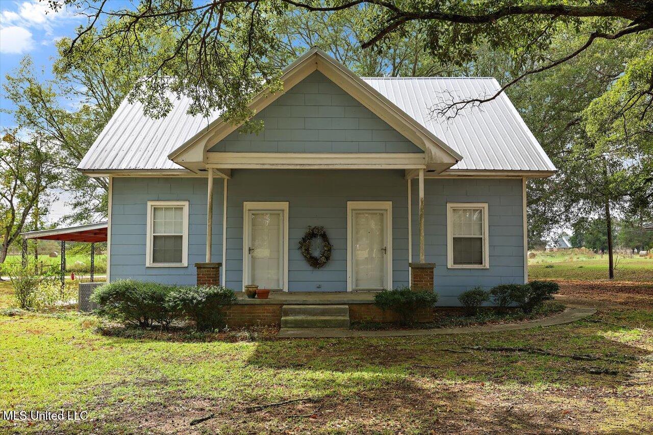 137 East Hembree Road Crystal Springs, MS 39059 - Photo 1 of 27 01-137 E Hembree Rd