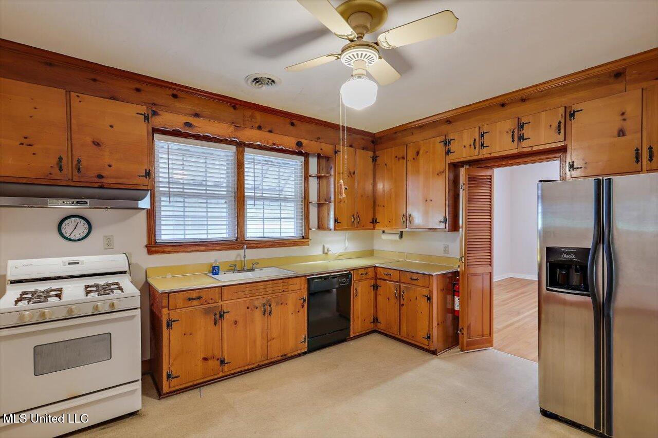 137 East Hembree Road Crystal Springs, MS 39059 - Photo 10 of 27 10-137 E Hembree Rd