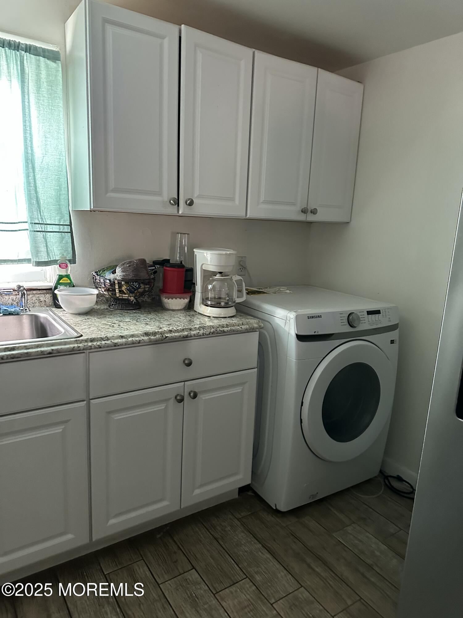 308 Myrtle Street Cliffwood, NJ 07721 - Photo 21 of 44 a utility room with sink dryer and washer