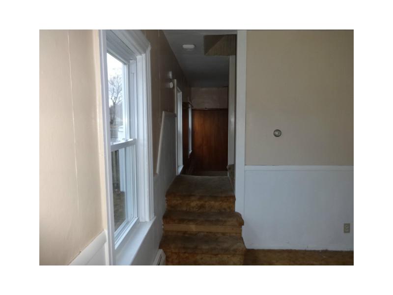 320 Long Street Warwick, RI 02886 - Photo 11 of 24 View.