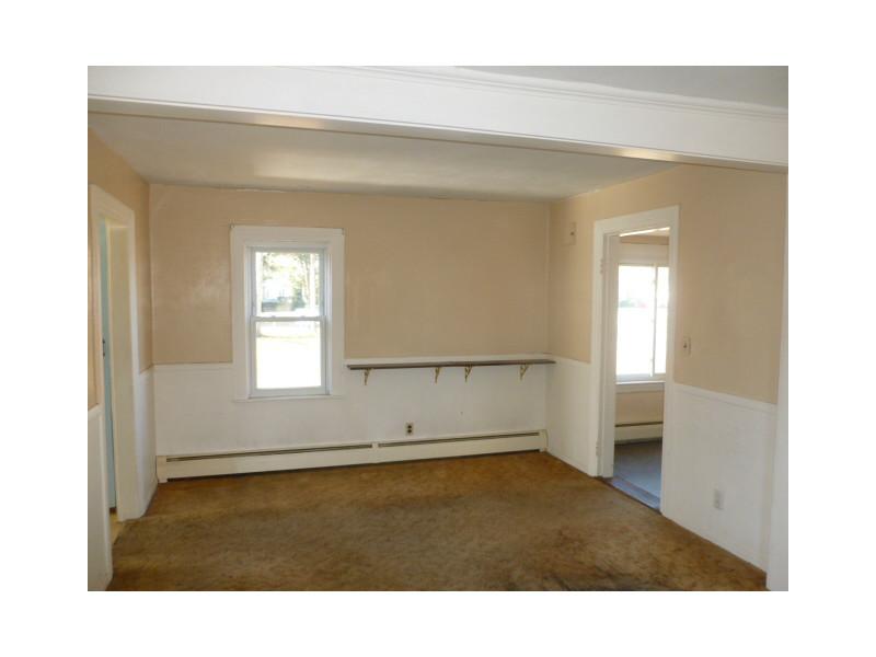 320 Long Street Warwick, RI 02886 - Photo 23 of 24 Living Room.