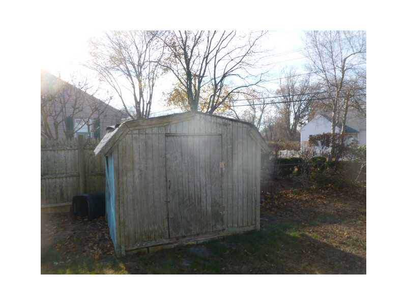 320 Long Street Warwick, RI 02886 - Photo 4 of 24 Yard/Garden.