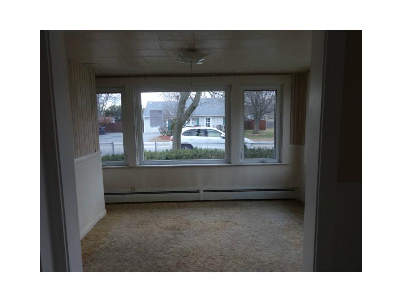 320 Long Street Warwick, RI 02886 - Photo 10 of 24 View.