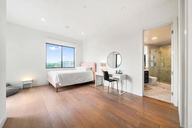 $8,770,000 | 2170 Via Nina, La Jolla, CA 92037