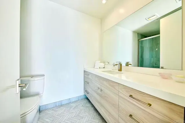 $8,770,000 | 2170 Via Nina, La Jolla, CA 92037