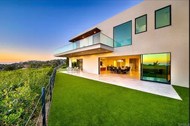 $8,770,000 | 2170 Via Nina, La Jolla, CA 92037
