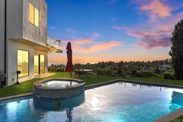 $8,770,000 | 2170 Via Nina, La Jolla, CA 92037