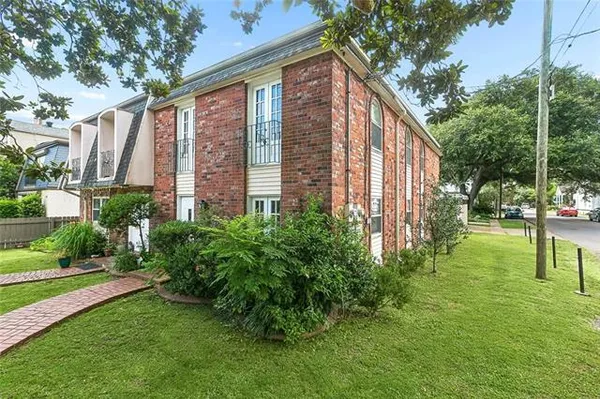 $2,200 | 501 Hillary Street, New Orleans, LA 70118