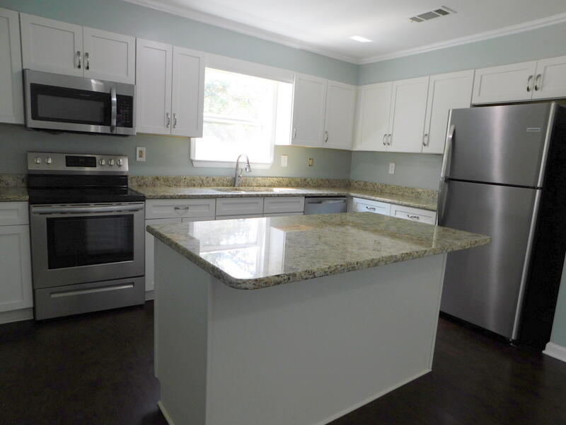 108 Eagle Court Crestview, FL 32539 - Photo 6 of 32 Gallery Image 6