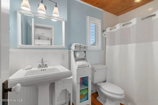 $975,000 | 1528 Island Road, Harkers Island, NC 28531