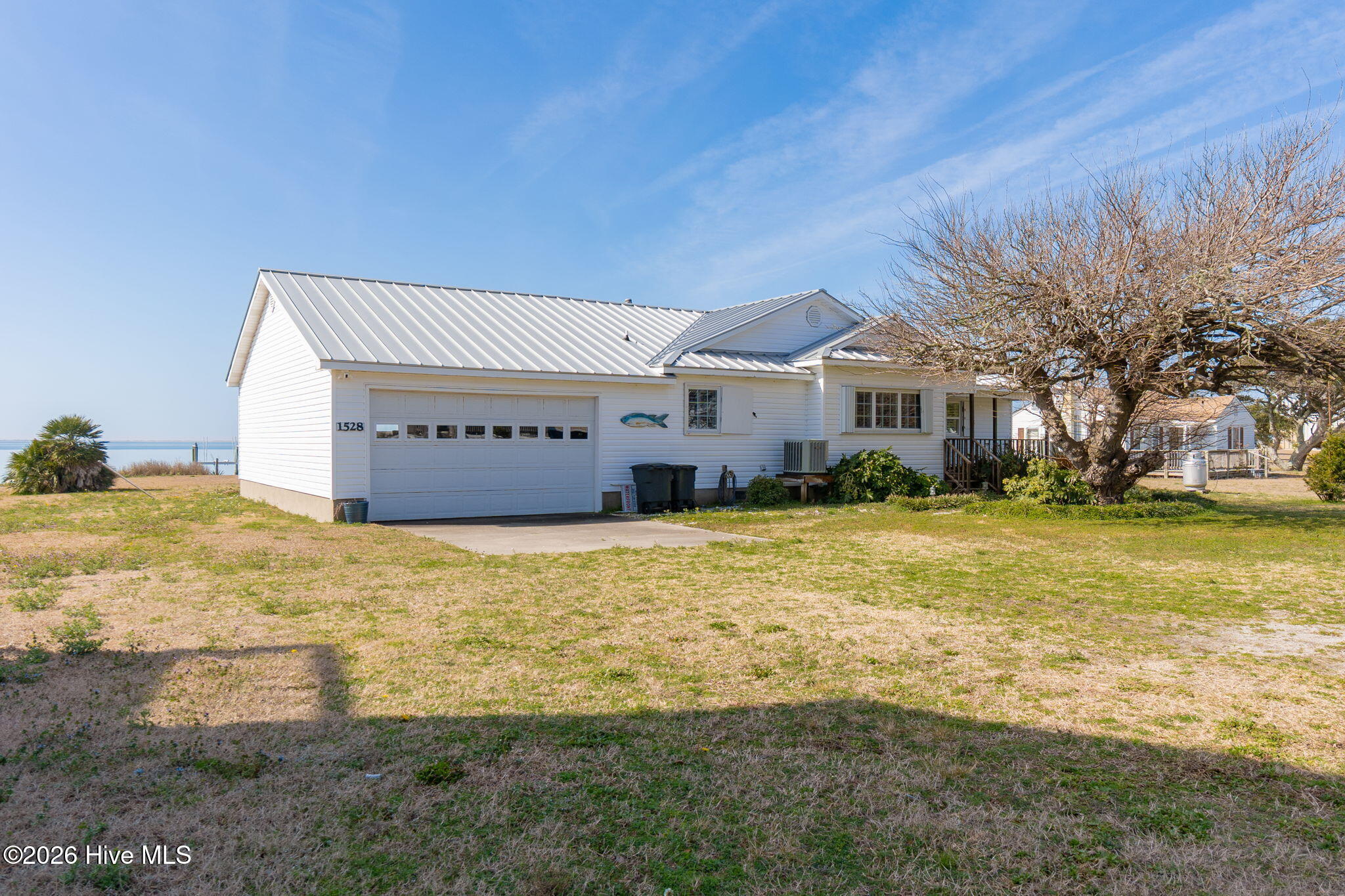 1528 Island Road Harkers Island, NC 28531 - Photo 6 of 79 Front
