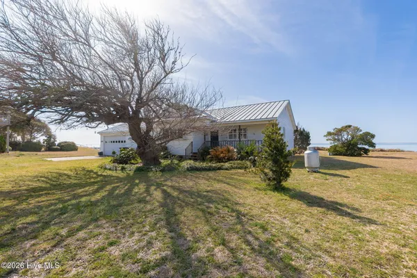 $975,000 | 1528 Island Road, Harkers Island, NC 28531