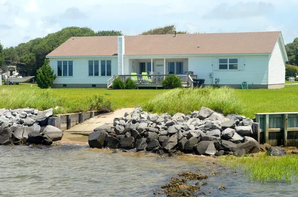 $975,000 | 1528 Island Road, Harkers Island, NC 28531