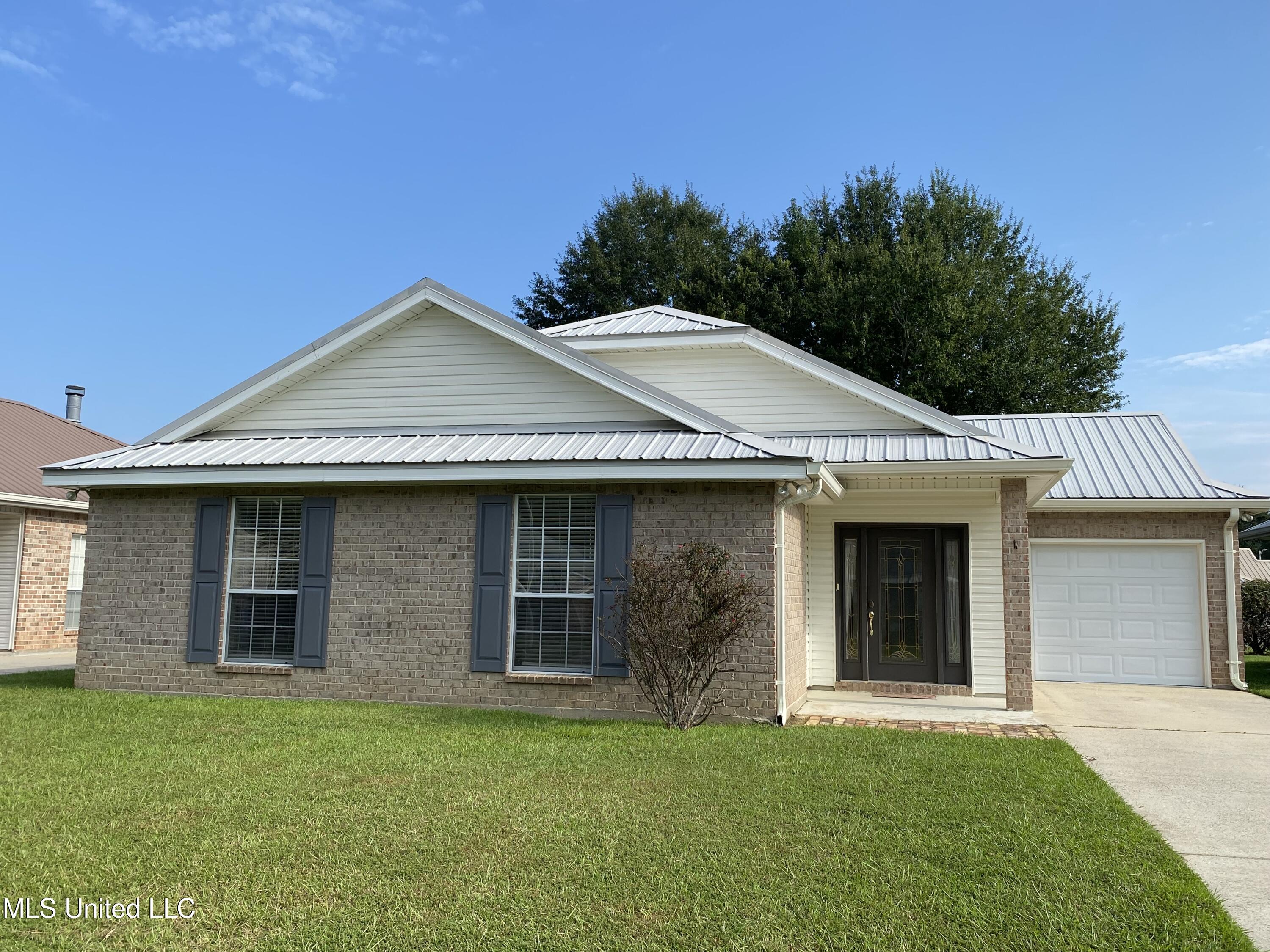 121 Teddy Lane Picayune, MS 39466 - Photo 1 of 21 1, IMG_5041