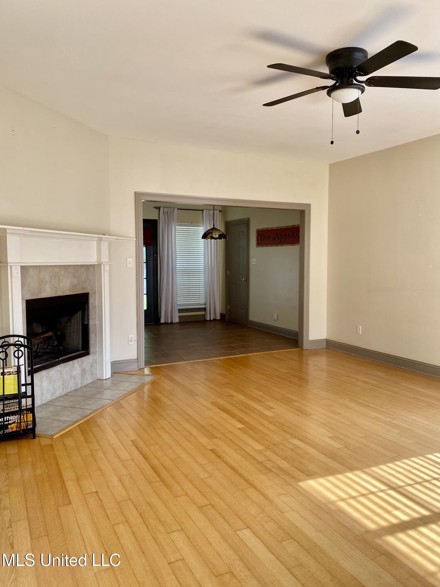 121 Teddy Lane Picayune, MS 39466 - Photo 5 of 21 5, IMG_5050