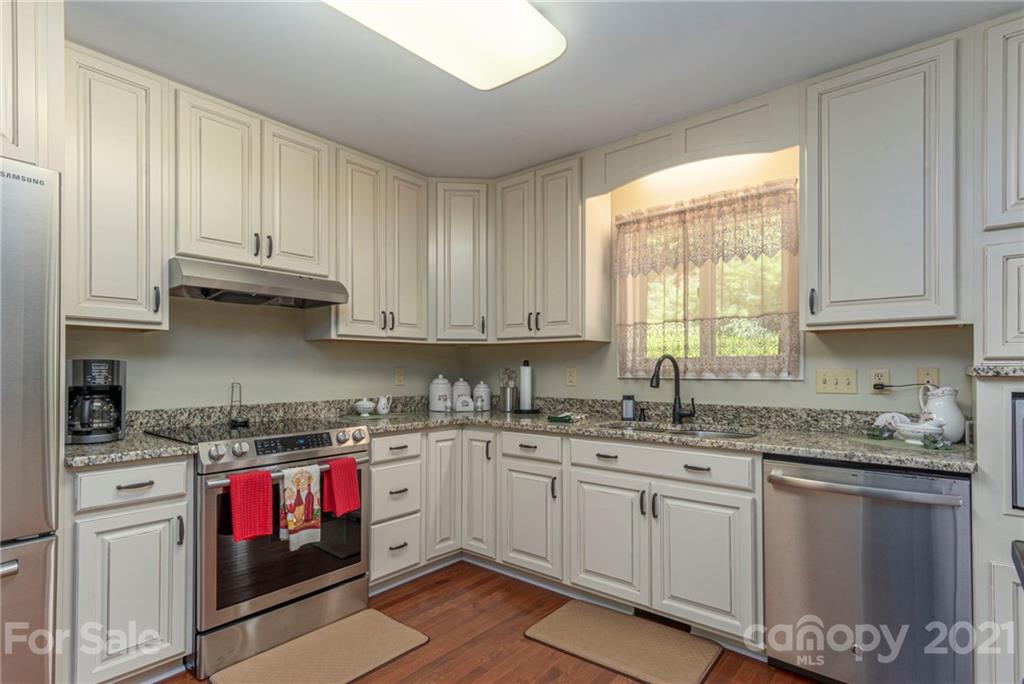 11 Acorn Road Asheville, NC 28804 - Photo 11 of 24 Gallery Image 11