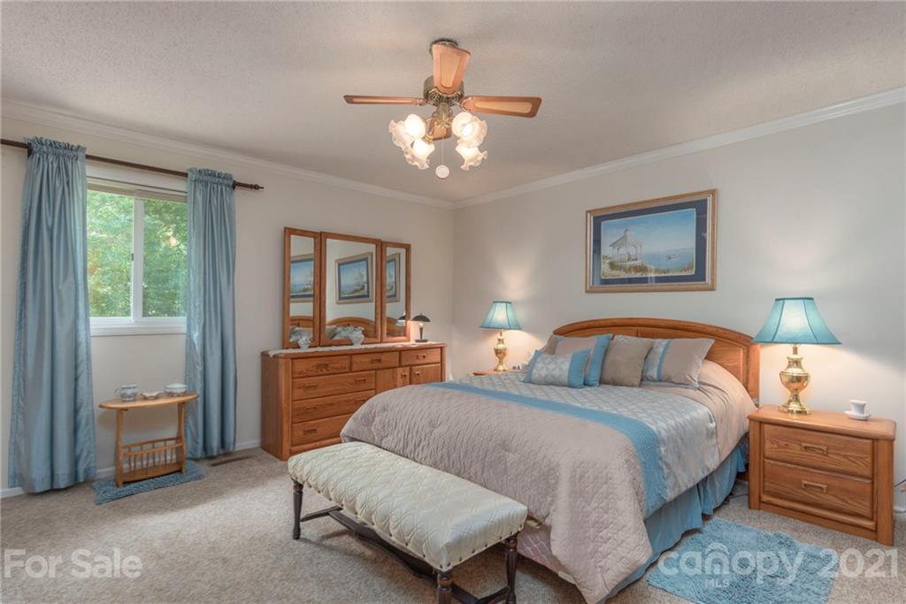 11 Acorn Road Asheville, NC 28804 - Photo 16 of 24 Gallery Image 16