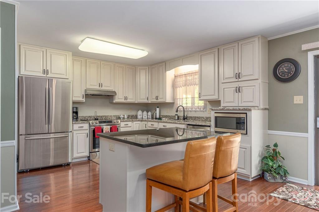 11 Acorn Road Asheville, NC 28804 - Photo 10 of 24 Gallery Image 10