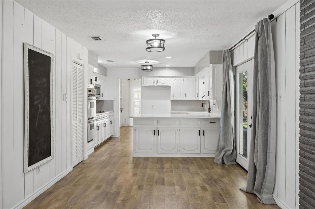 18 Legend Road Benbrook, TX 76132 - Photo 10 of 25 Gallery Image 10