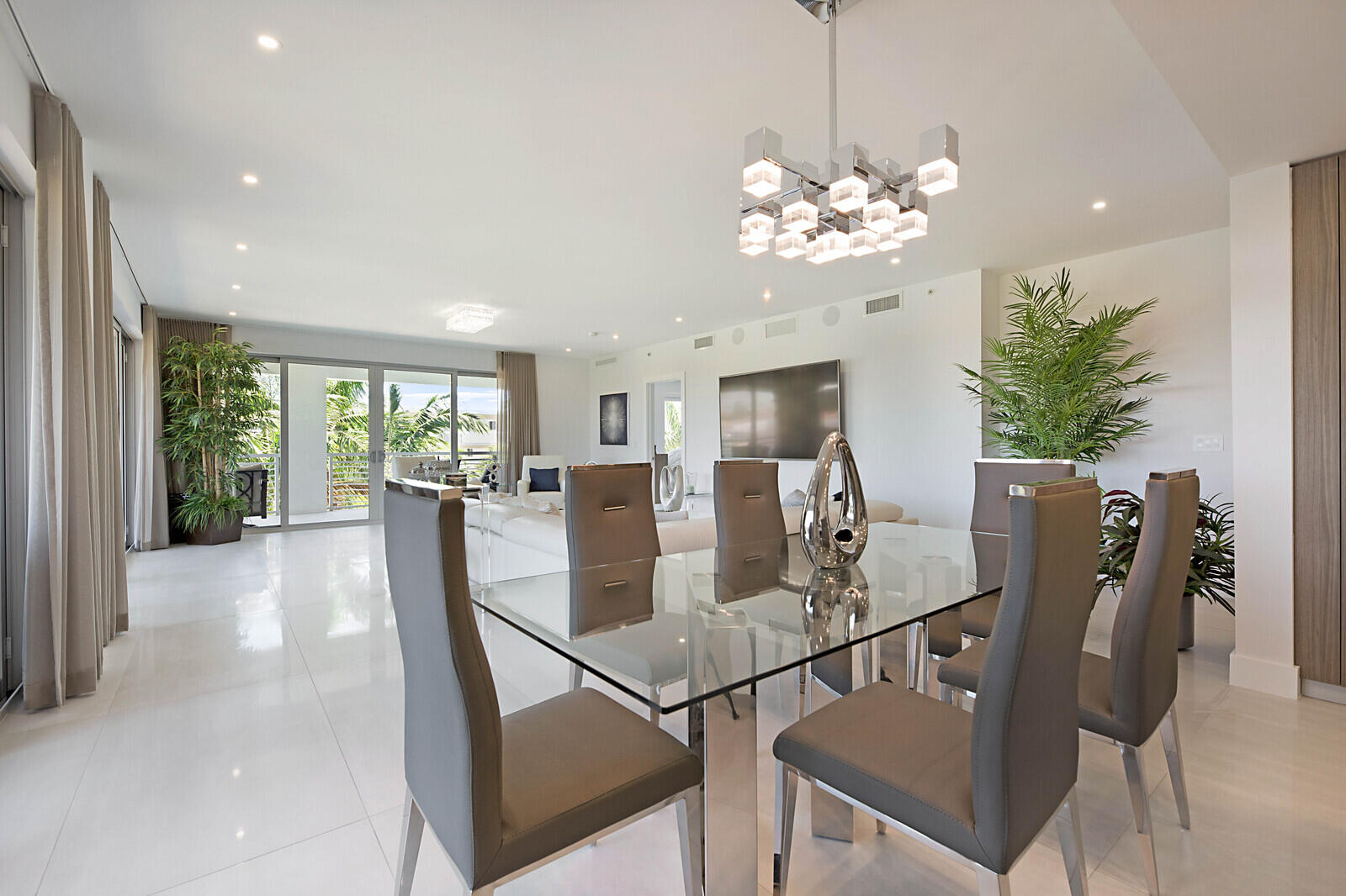 327 East Royal Palm Road, Unit 303 Boca Raton, FL 33432 - Photo 12 of 57 13_327_E_Royal_Palm_Rd_30313_mls