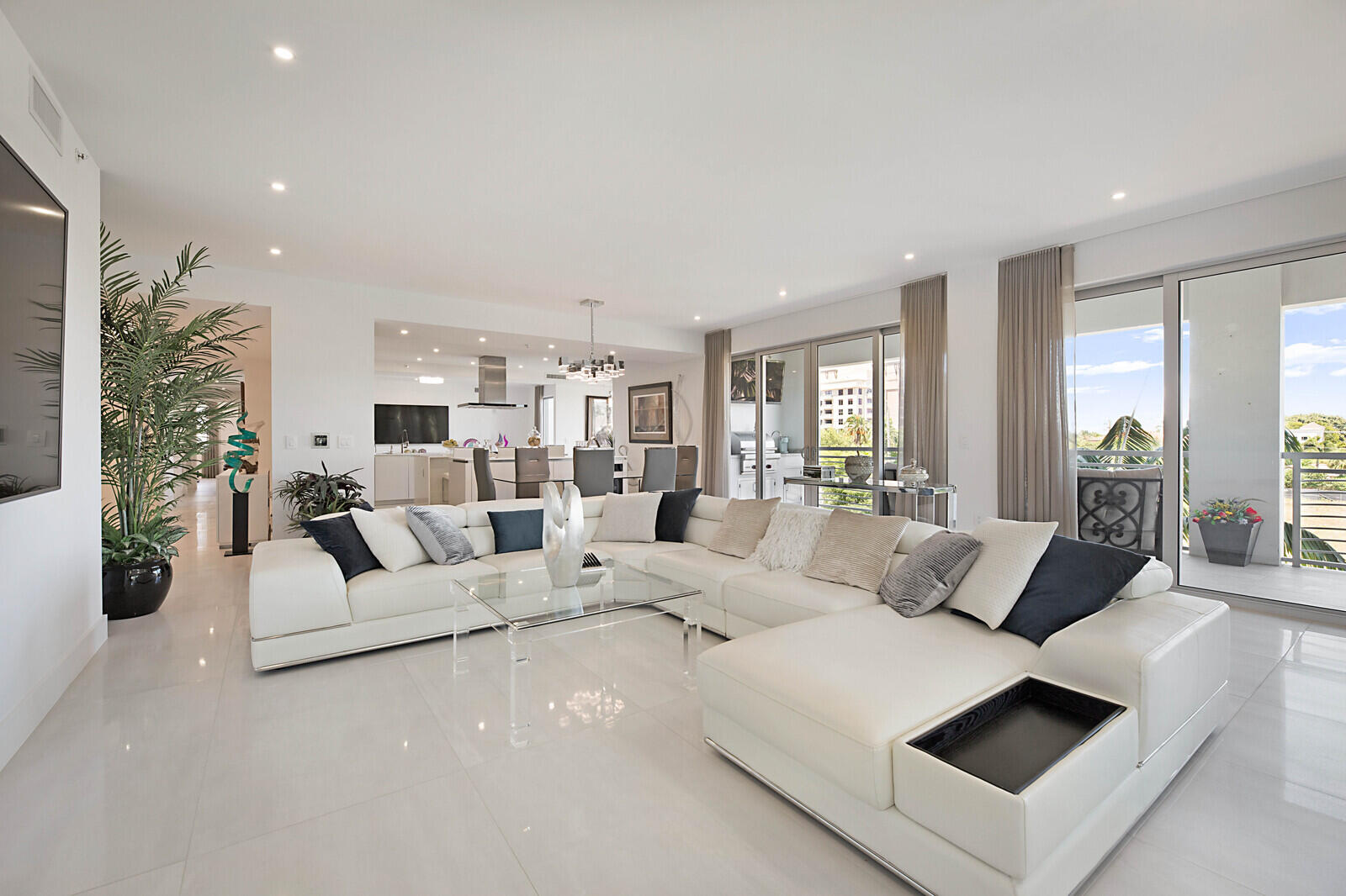 327 East Royal Palm Road, Unit 303 Boca Raton, FL 33432 - Photo 6 of 57 08_327_E_Royal_Palm_Rd_3038_mls