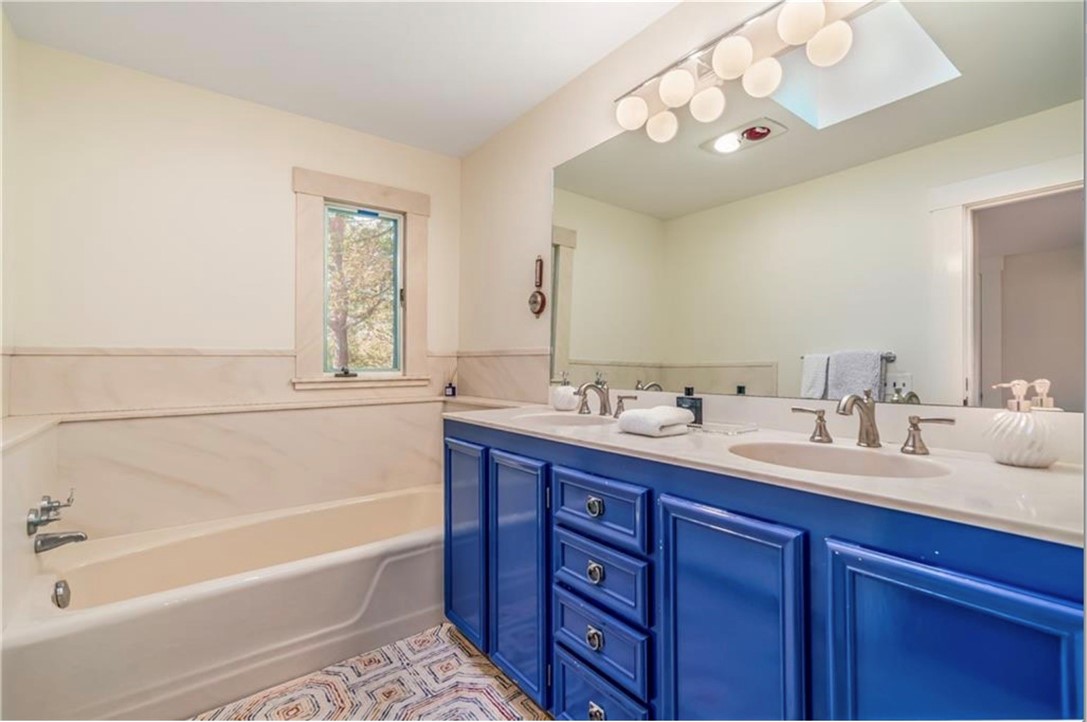 30 Hazard Road Newport, RI 02840 - Photo 24 of 46 Tub and separate shower