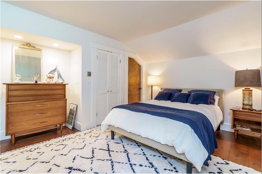 30 Hazard Road Newport, RI 02840 - Photo 31 of 46 Bedroom 4 of 4 Queen bed