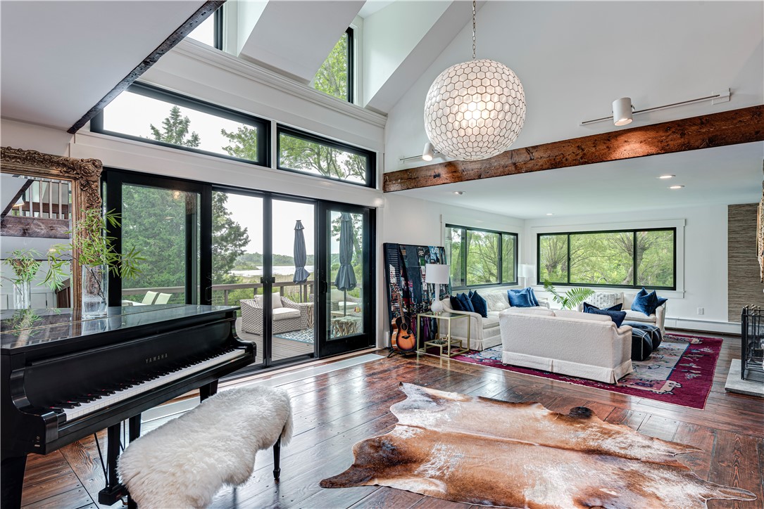 30 Hazard Road Newport, RI 02840 - Photo 4 of 46 Sliders to large deck