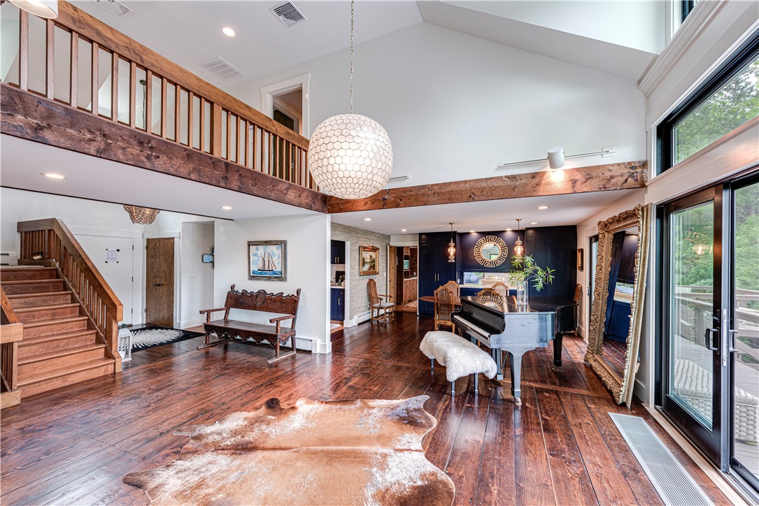 30 Hazard Road Newport, RI 02840 - Photo 8 of 46 Sunny windows