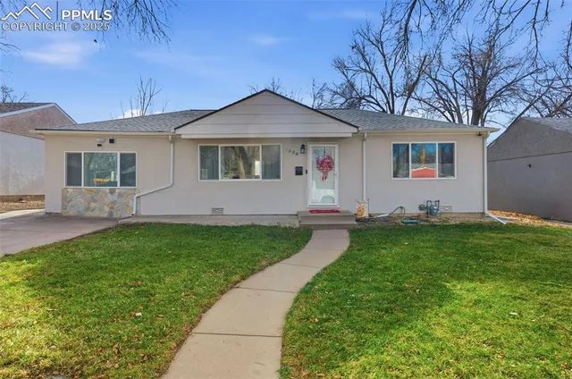 a front view of house with yard