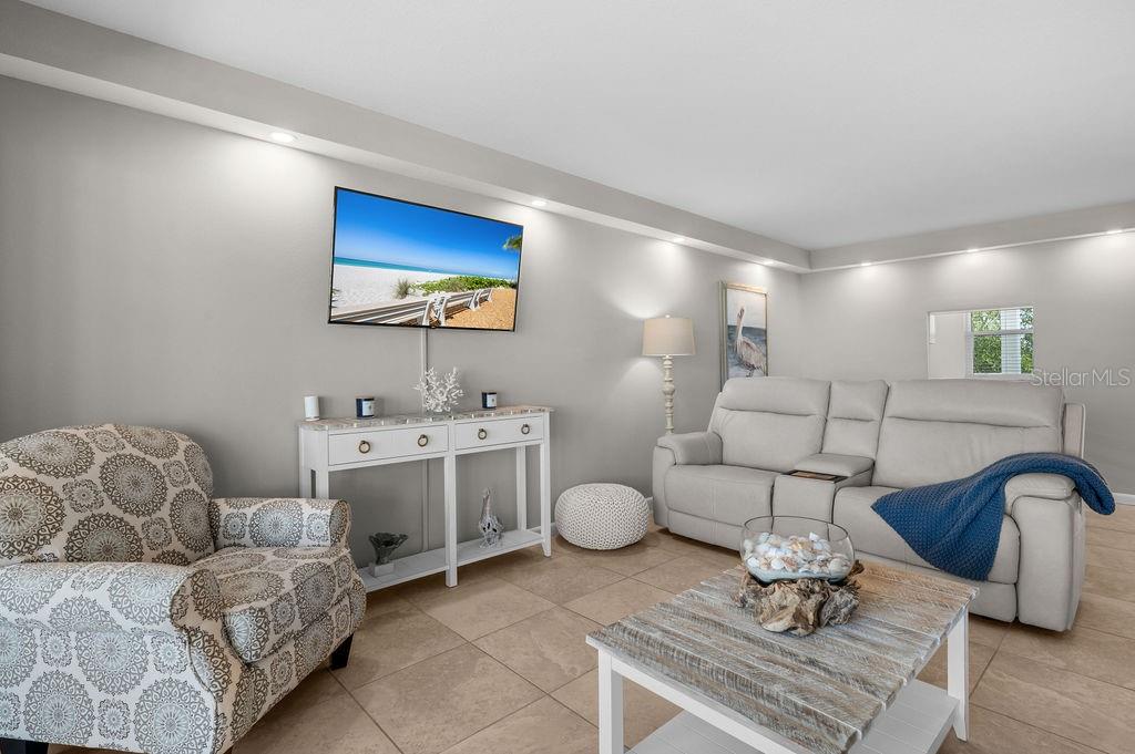 600 Sutton Place, Unit B302 Longboat Key, FL 34228 - Photo 10 of 58