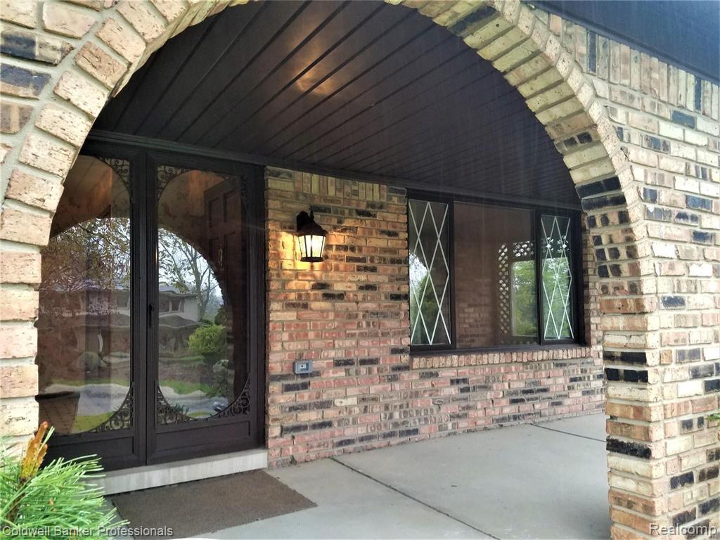 1862 Ludgate Lane Rochester Hills, MI 48309 - Photo 1 of 54