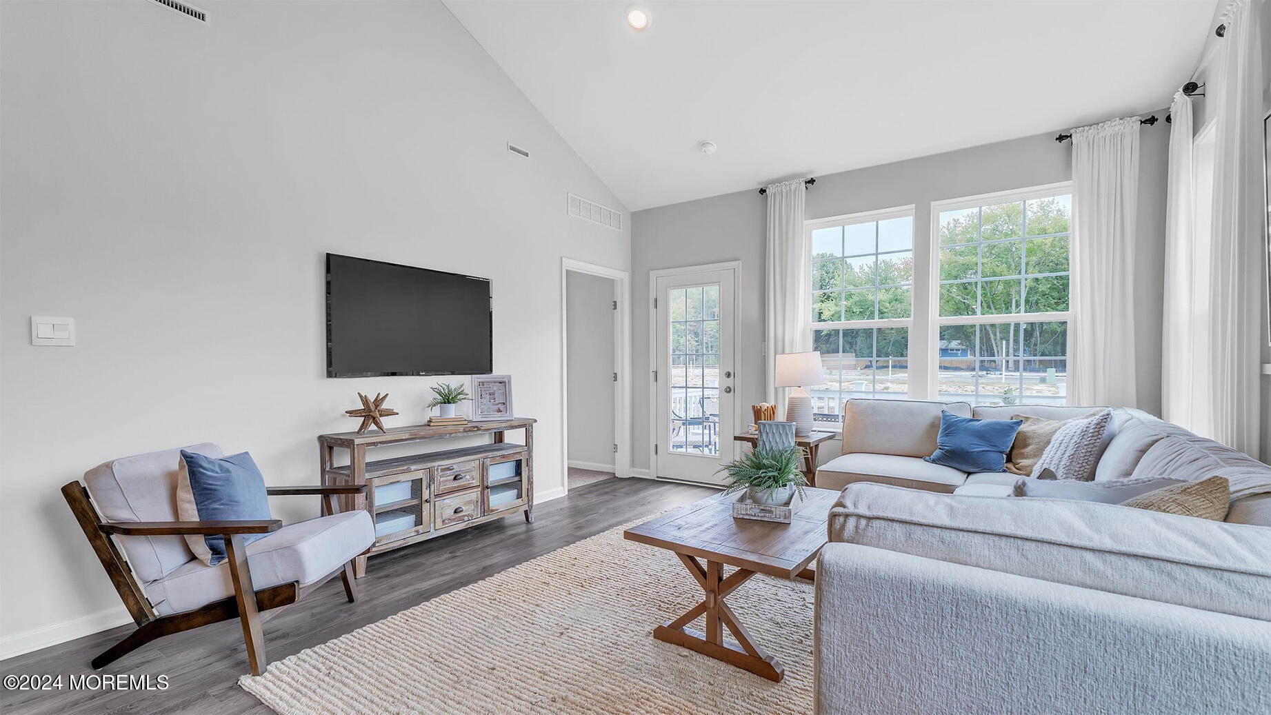 33 Victoria Gdns Square Neptune, NJ 07753 - Photo 12 of 29 14