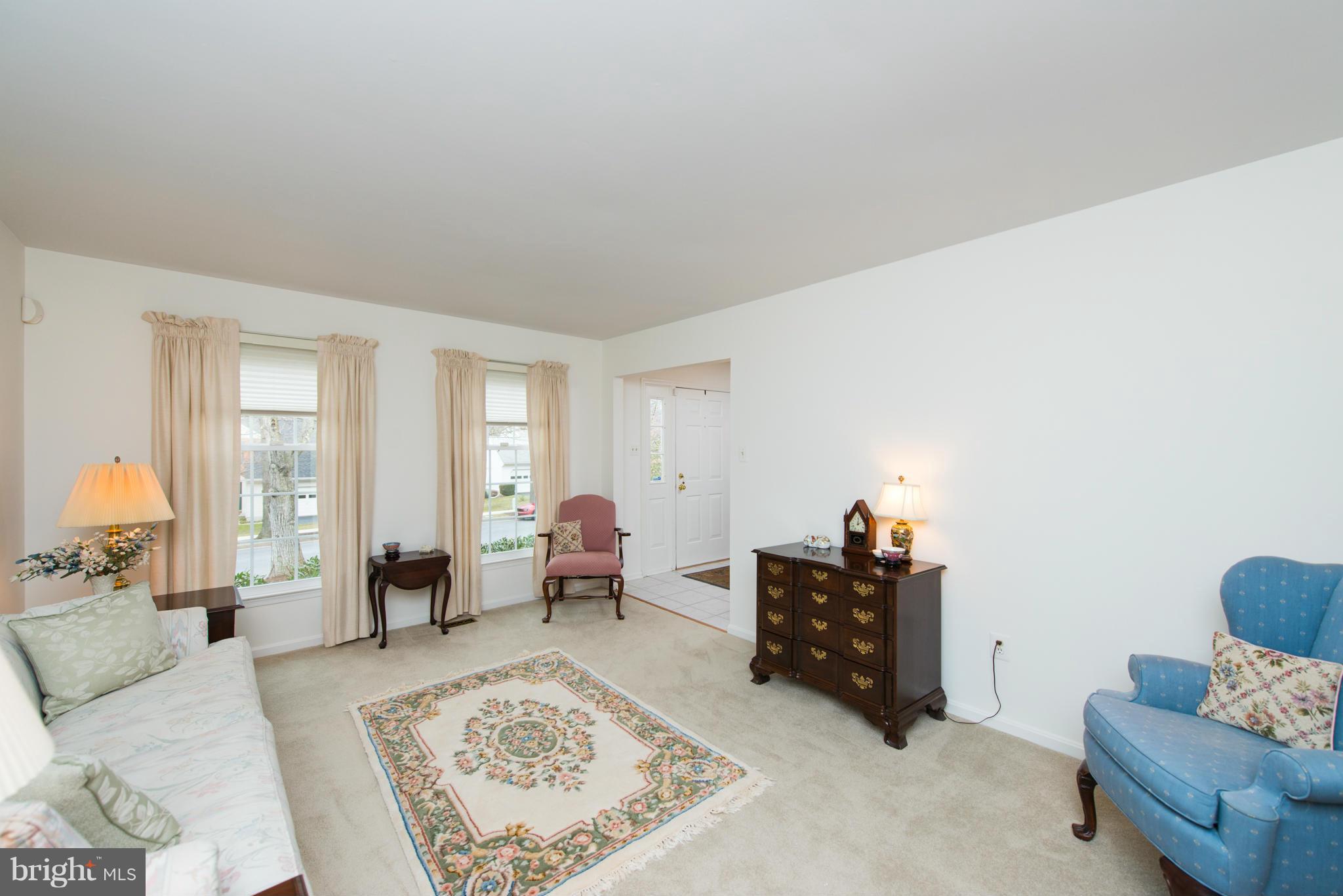 8535 Autumn Rust Road Ellicott City, MD 21043 - Photo 3 of 30 Living Room