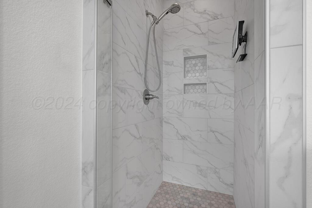 2100 Brekenridge Road Amarillo, TX 79124 - Photo 29 of 46 master bathroom 4