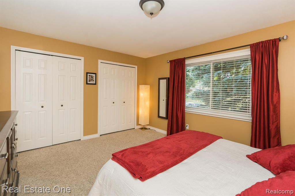 2090 Cumberland Road Rochester, MI 48307 - Photo 23 of 32